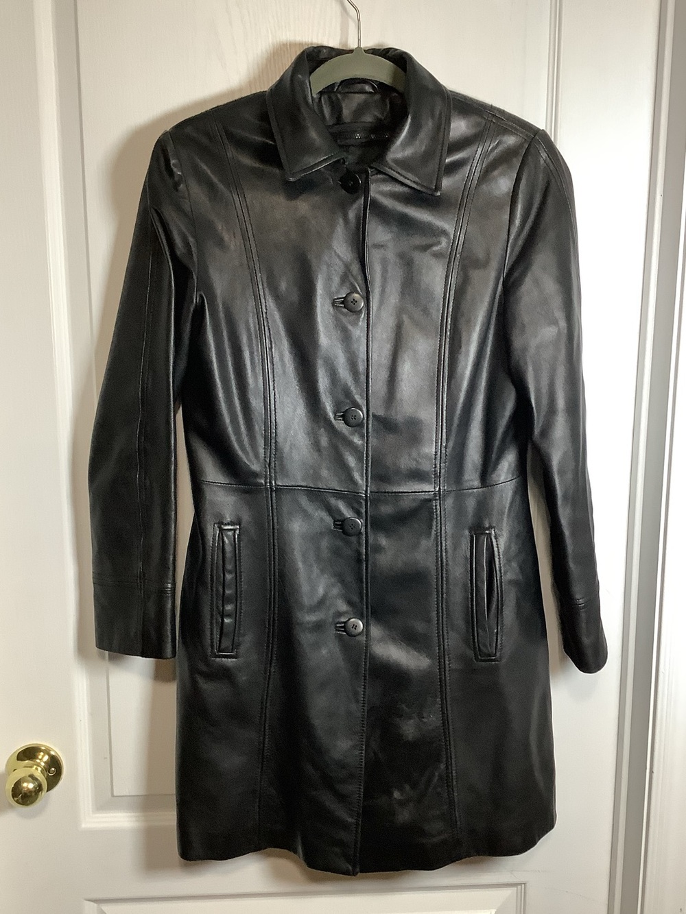 Danier Classic Black Leather Women's Coat